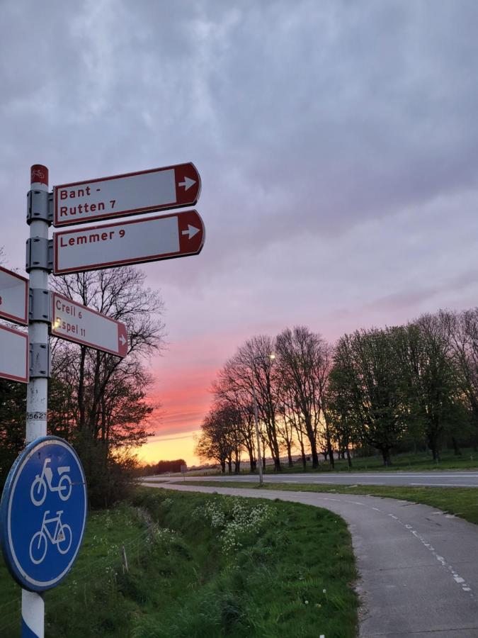 Vakantiehuis Aan Het Bos - Gelegen Aan De Tulpenroute Bant Eksteriør bilde